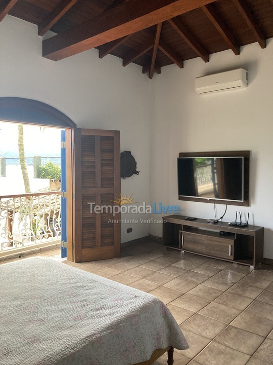 Casa para aluguel de temporada em São Sebastião (Praia deserta)