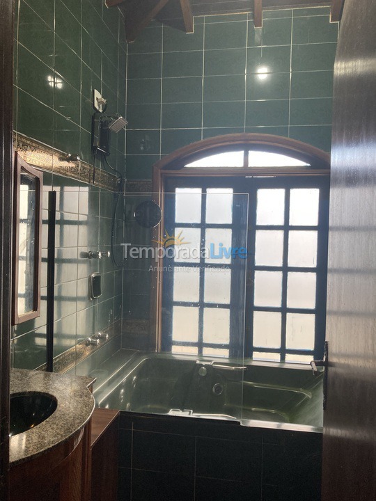 Casa para aluguel de temporada em São Sebastião (Praia deserta)