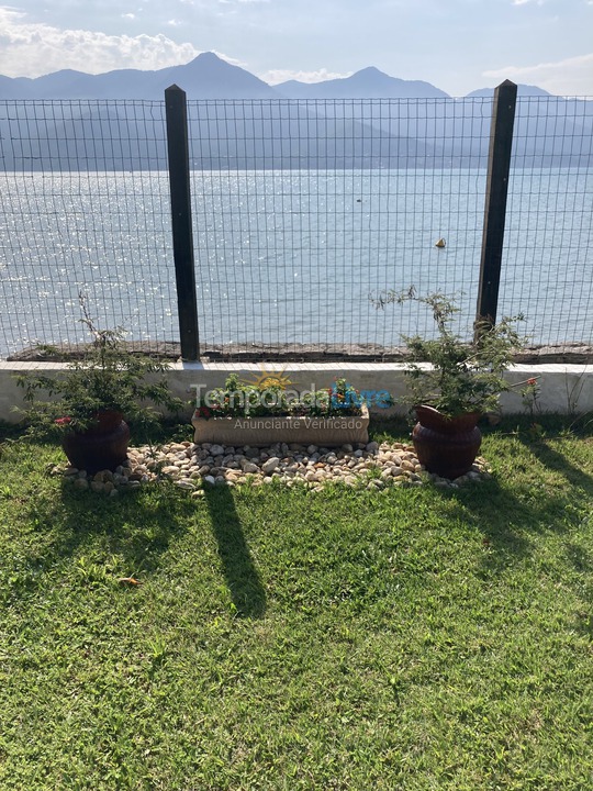 Casa para aluguel de temporada em São Sebastião (Praia deserta)