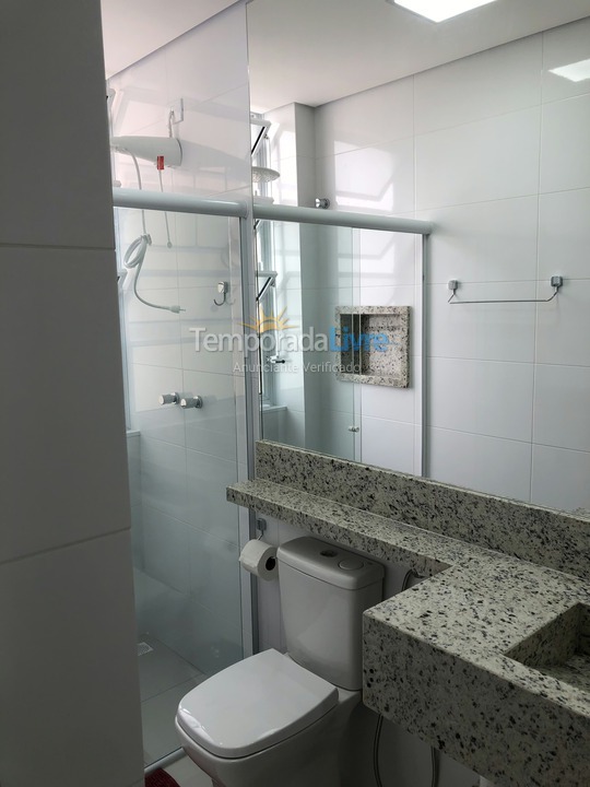 Apartamento para aluguel de temporada em Guarujá (Pitangueiras)