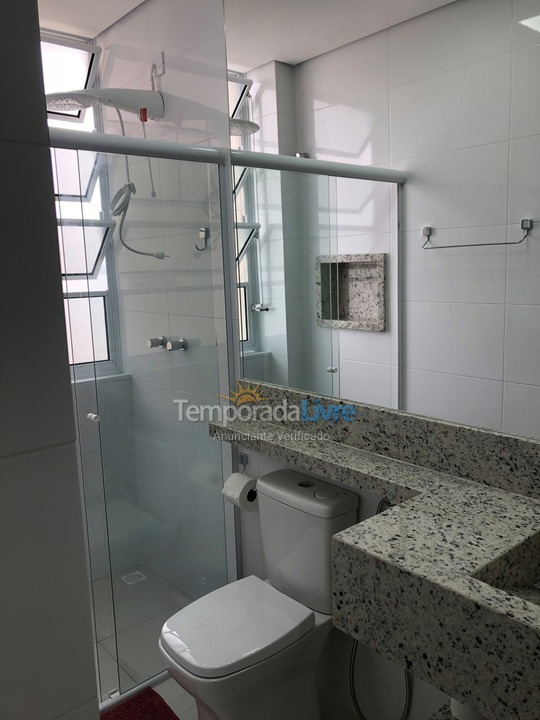Apartamento para aluguel de temporada em Guarujá (Pitangueiras)