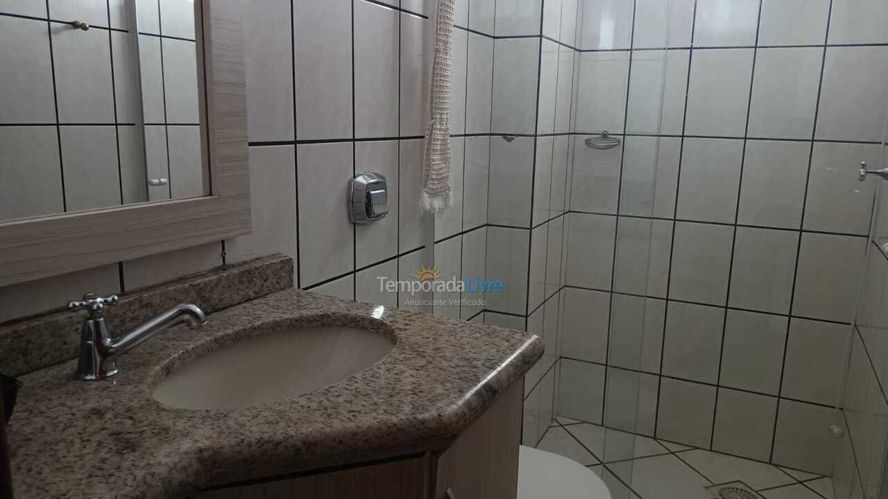 Apartamento para aluguel de temporada em Itapema (Meia Praia)