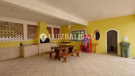 CASA COM PISCINA PARA 17 PESSOAS