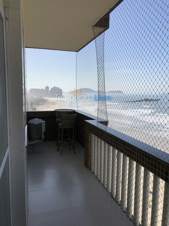 Apartamento para aluguel de temporada em Guarujá (Pitangueiras)