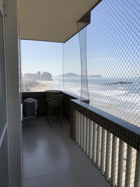 Apartamento Alto Padrão, com sacada de frente TOTAL para o mar