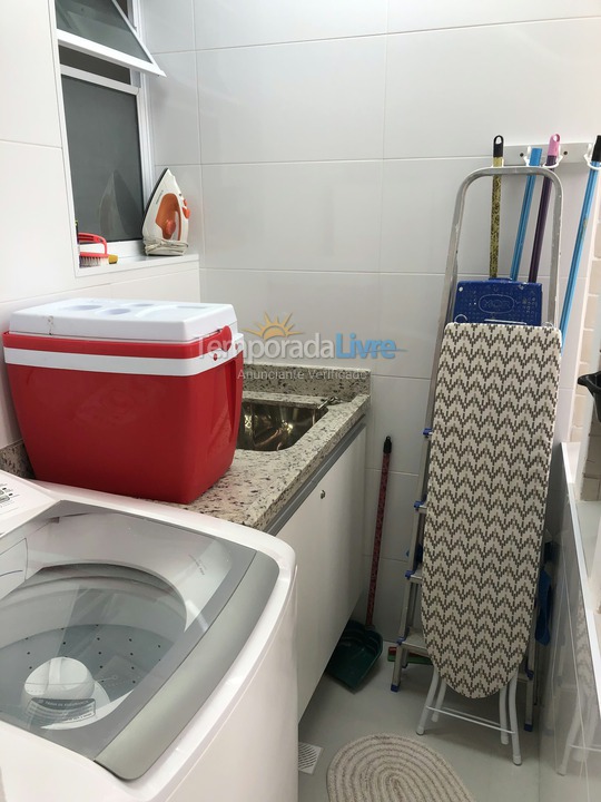 Apartamento para aluguel de temporada em Guarujá (Pitangueiras)