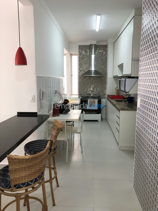 Apartamento para aluguel de temporada em Guarujá (Pitangueiras)