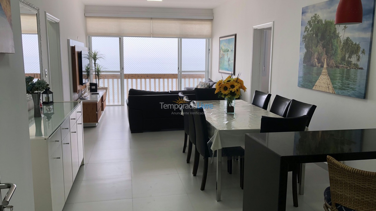 Apartamento para aluguel de temporada em Guarujá (Pitangueiras)