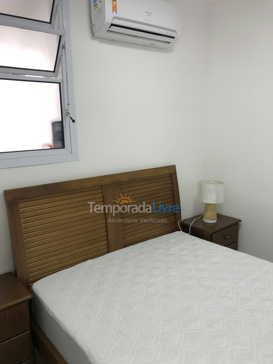 Apartamento para aluguel de temporada em Guarujá (Pitangueiras)