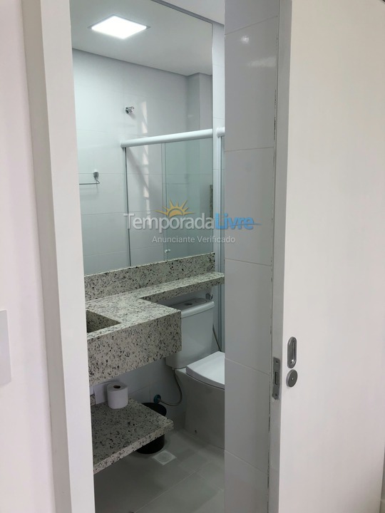 Apartamento para aluguel de temporada em Guarujá (Pitangueiras)