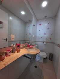 APARTMENT FOR RENT IN CENTRO BERTIOGA FACING THE SEA