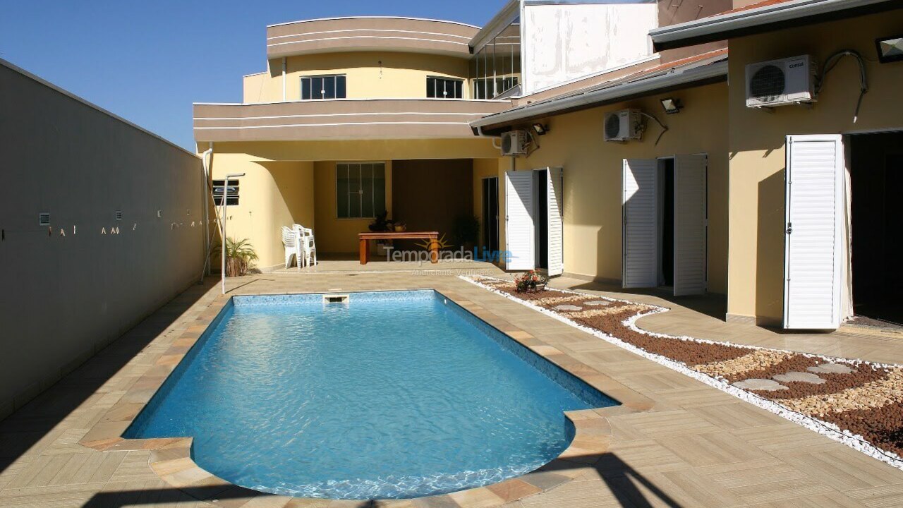 Casa para aluguel de temporada em Valinhos (Vila Faustina 2)