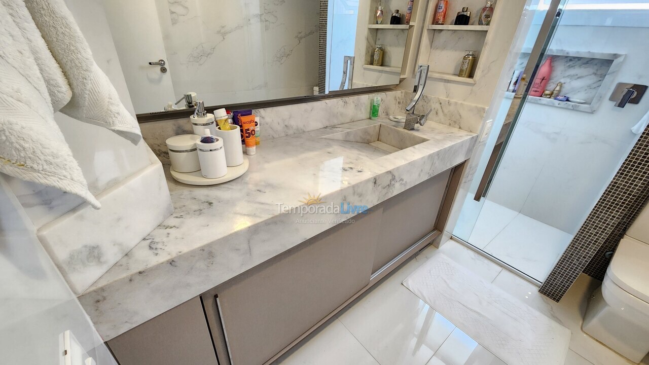 Apartamento para alquiler de vacaciones em Guarujá (Pitangueiras)