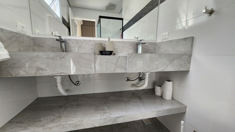 Pitangueiras Muy alto estándar, 4 suites, vista panorámica