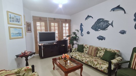 Casa com 5 quartos localizada a 140 metros do mar!