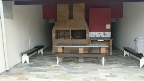 HERMOSO APARTAMENTO EN LA MEJOR UBICACIÓN EN PRAIA GRANDE