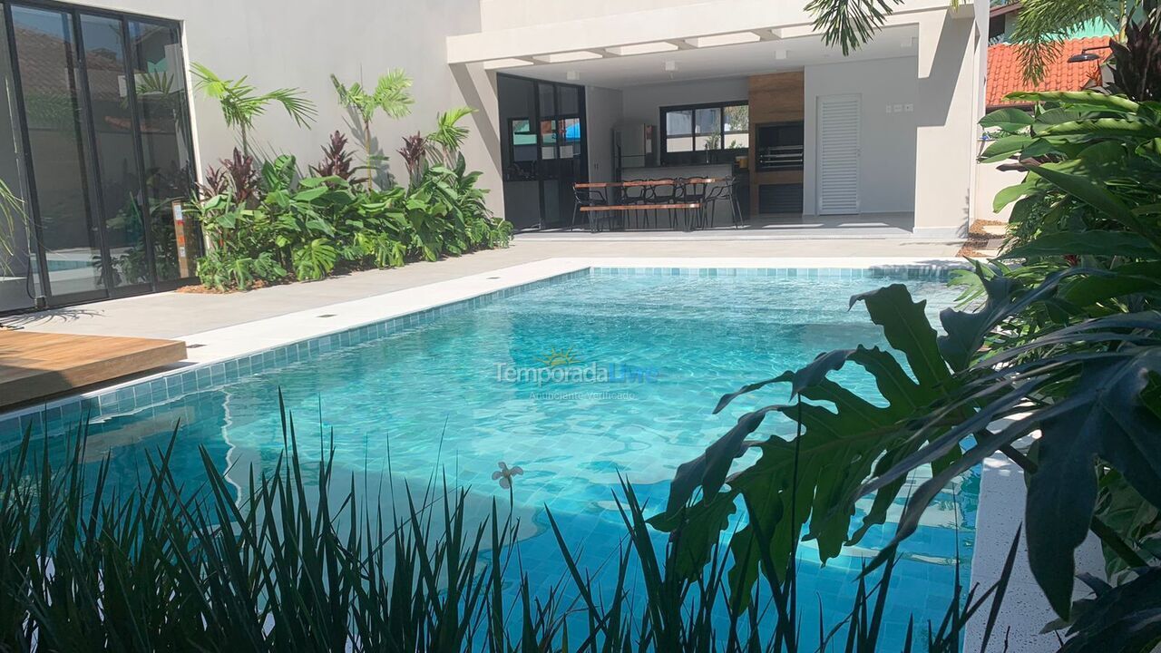 Casa para alquiler de vacaciones em Bertioga (Condominio Morada da Praia)