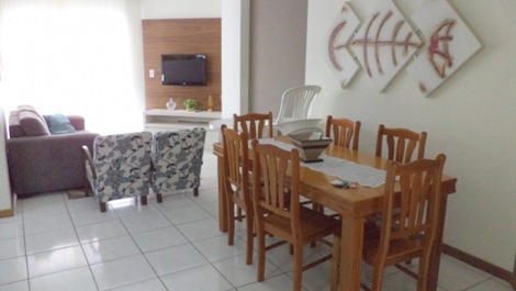 APARTAMENTO TEMPORADA LATERAL MAR, MEIA PRAIA ITAPEMA SC