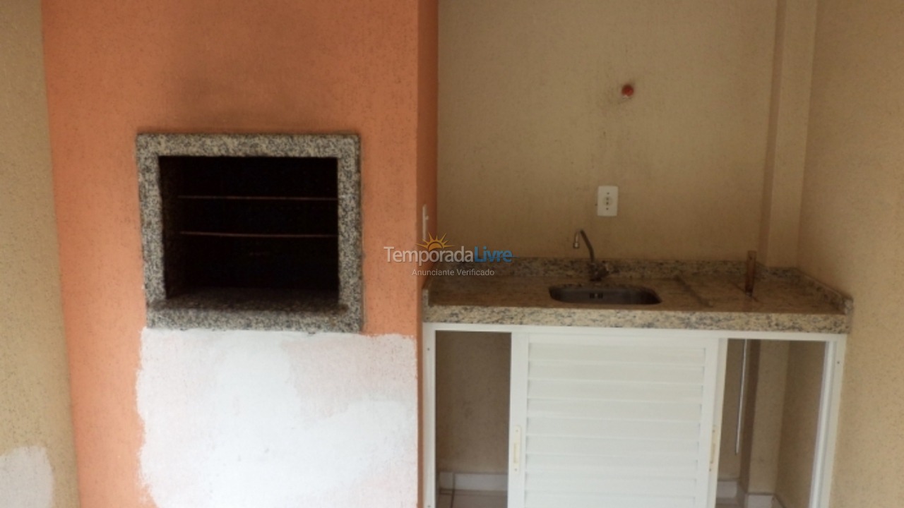 Apartamento para aluguel de temporada em Itapema (Meia Praia)