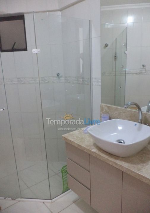 Apartamento para aluguel de temporada em Itapema (Meia Praia)