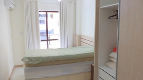 APARTAMENTO TEMPORADA LATERAL MAR, MEIA PRAIA ITAPEMA SC