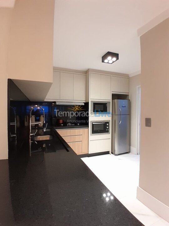 Apartamento para aluguel de temporada em Bombinhas (Praia de Bombas)