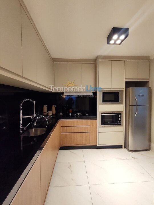 Apartamento para aluguel de temporada em Bombinhas (Praia de Bombas)