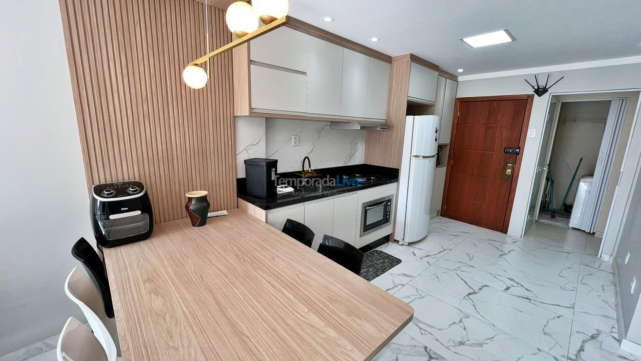Apartamento para aluguel de temporada em Balneário Camboriú (Praia Central)