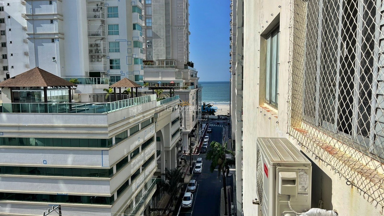 Apartamento para aluguel de temporada em Balneário Camboriú (Praia Central)
