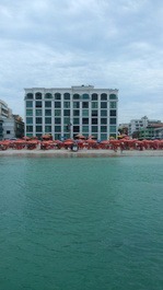 Prédio do loft visto do mar