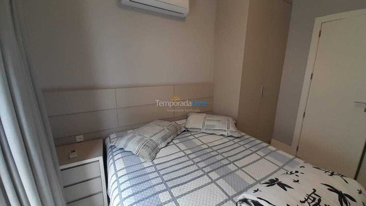 Apartamento para aluguel de temporada em Itapema (Meia Praia)