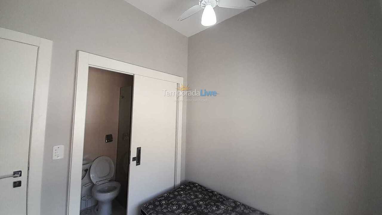 Apartamento para aluguel de temporada em Itapema (Meia Praia)