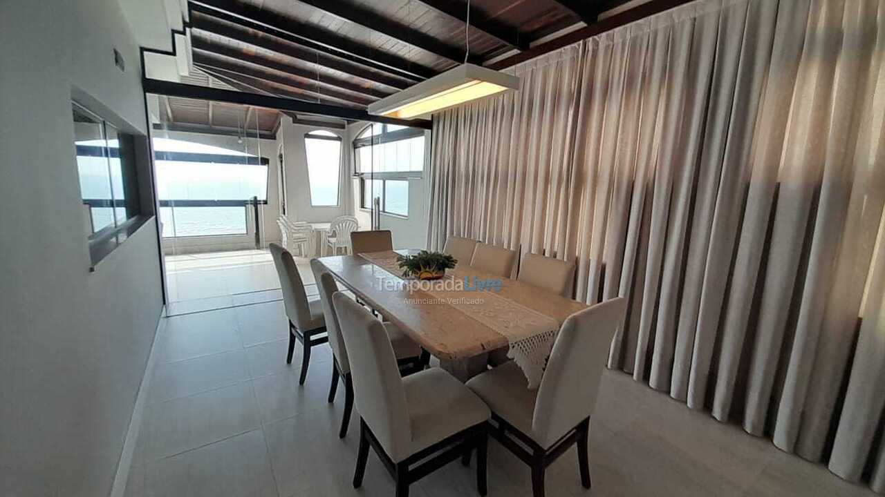 Apartamento para aluguel de temporada em Itapema (Meia Praia)