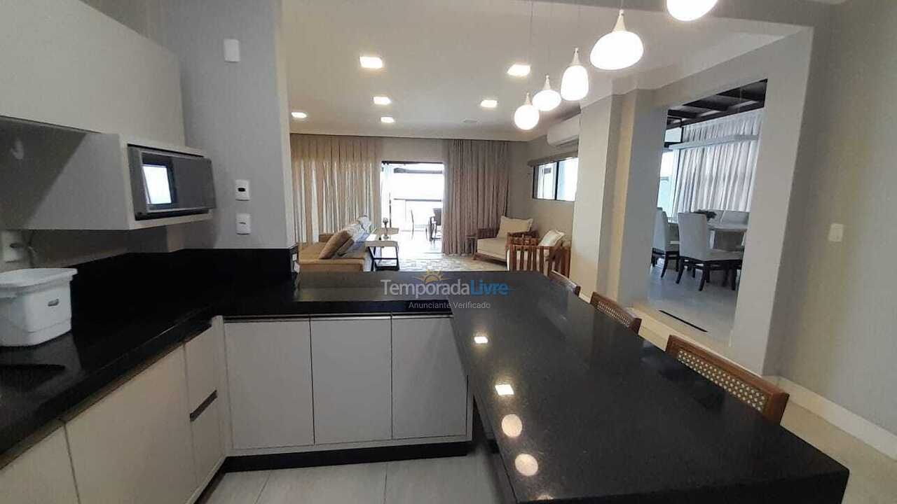 Apartamento para aluguel de temporada em Itapema (Meia Praia)