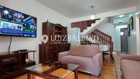 Excelente Casa a 100 metros del mar en Cachoeira do Bom Jesus para Verano