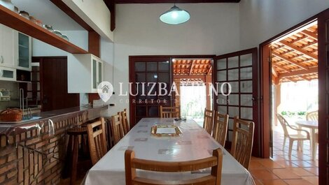 Excelente Casa a 100 metros del mar en Cachoeira do Bom Jesus para Verano