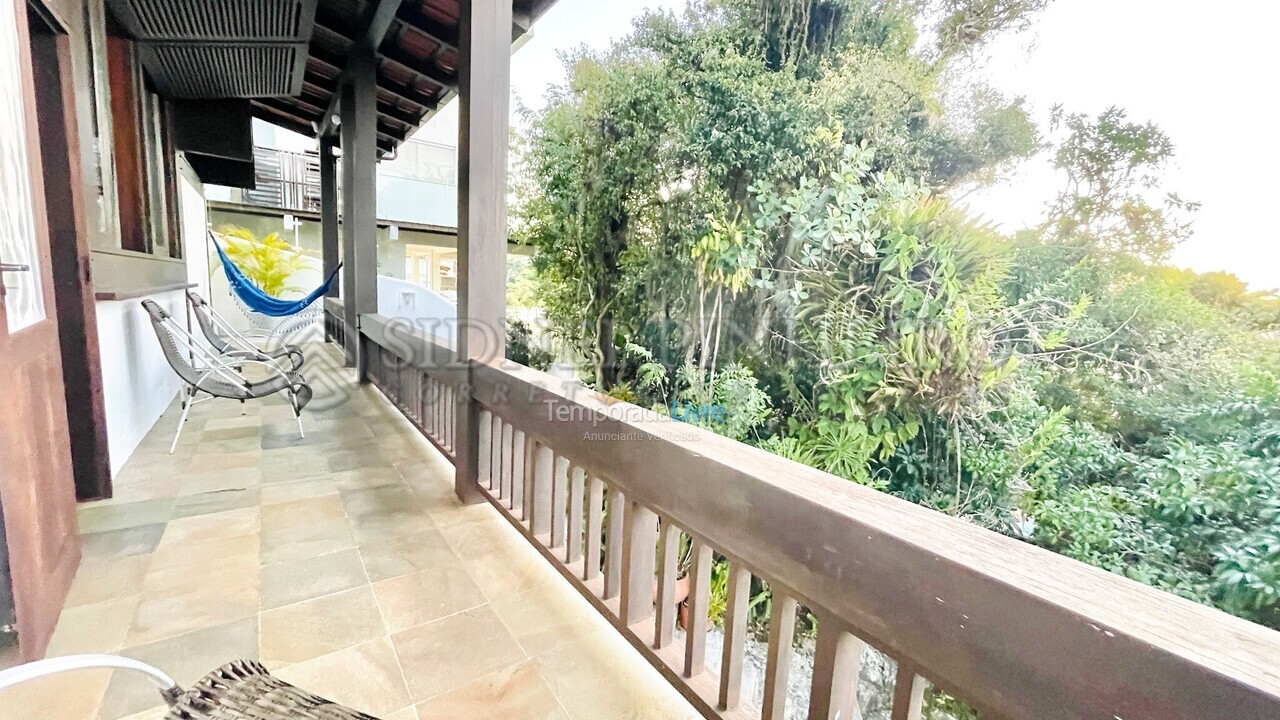 Casa para aluguel de temporada em Bombinhas (Praia de Bombinhas)