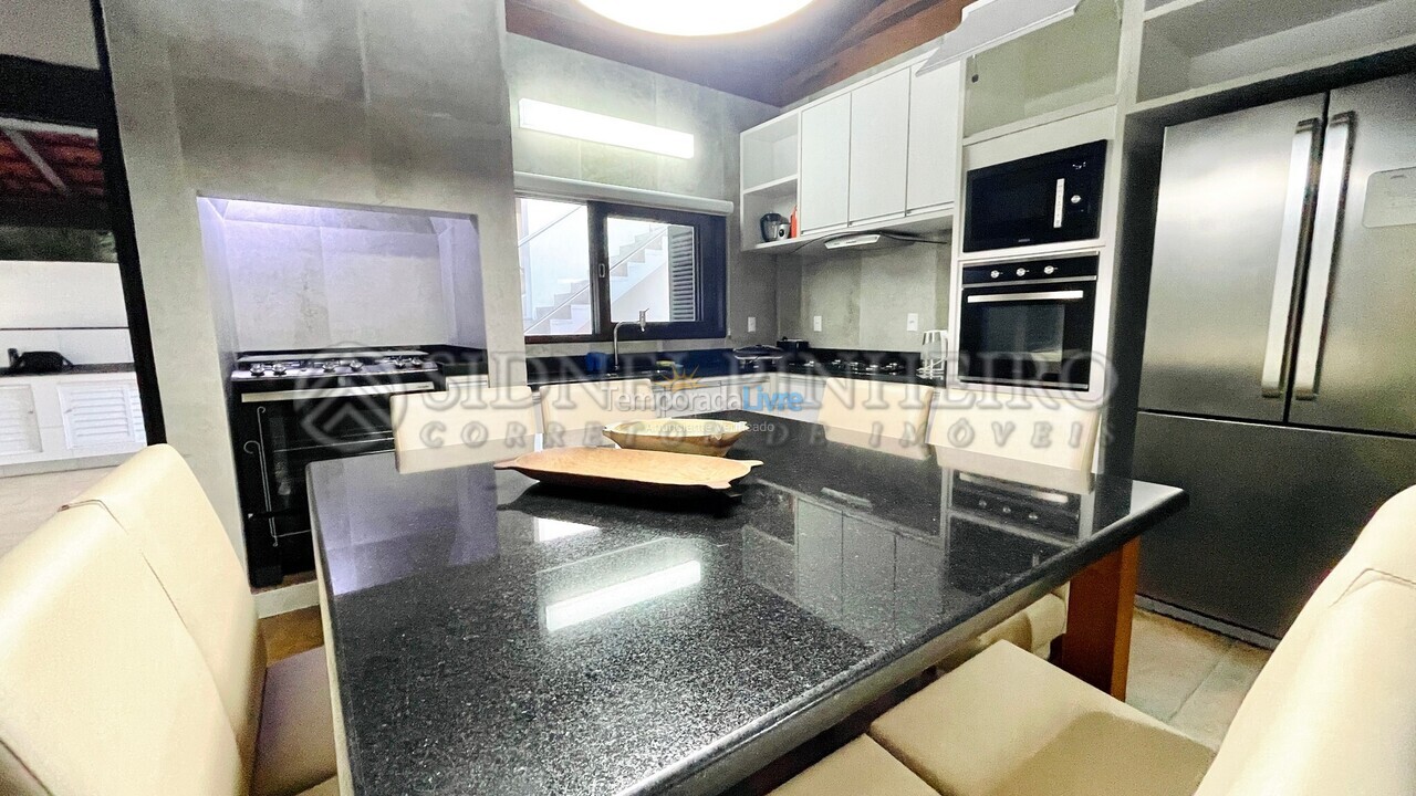 Casa para aluguel de temporada em Bombinhas (Praia de Bombinhas)