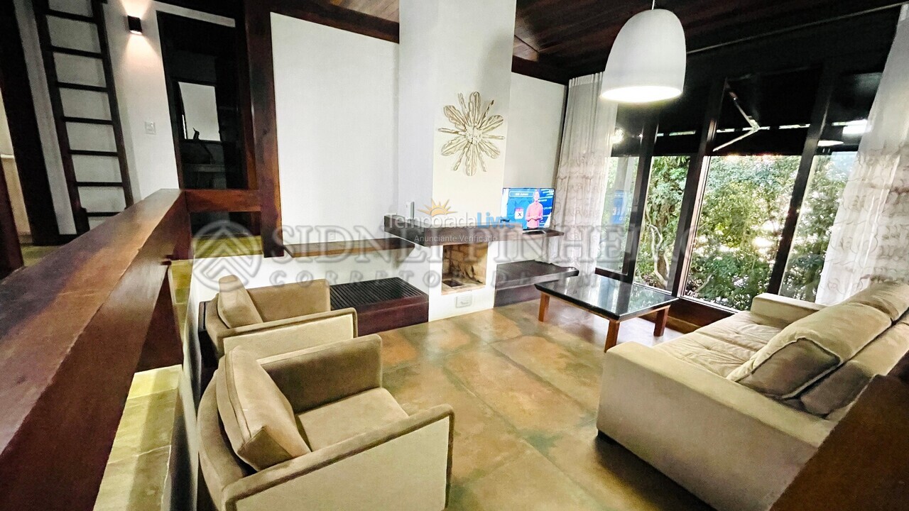 Casa para aluguel de temporada em Bombinhas (Praia de Bombinhas)