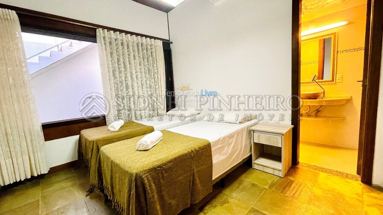 Casa para aluguel de temporada em Bombinhas (Praia de Bombinhas)