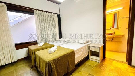 CASA FRENTE MAR 04 DORMITÓRIOS NA PRAIA DA LAGOINHA