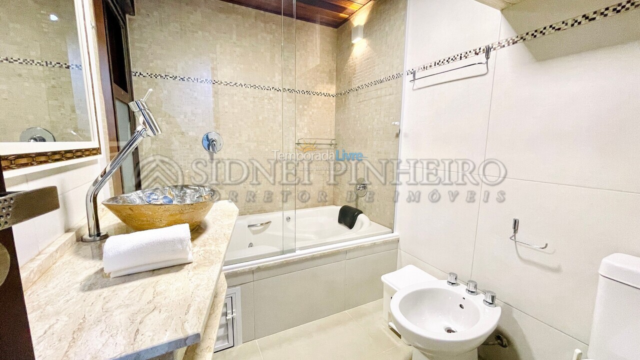 Casa para aluguel de temporada em Bombinhas (Praia de Bombinhas)