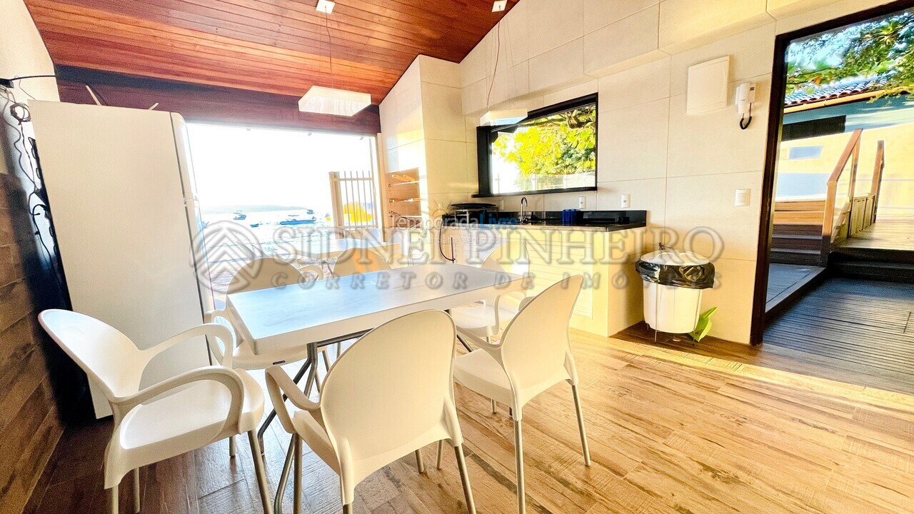 Casa para aluguel de temporada em Bombinhas (Praia de Bombinhas)