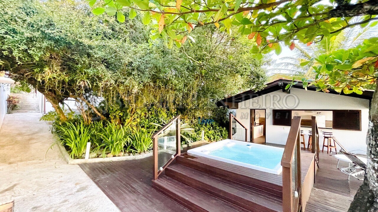 Casa para aluguel de temporada em Bombinhas (Praia de Bombinhas)