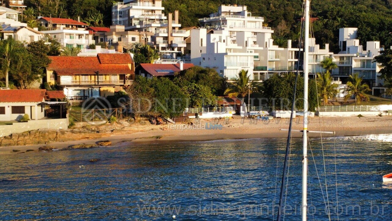 Casa para aluguel de temporada em Bombinhas (Praia de Bombinhas)