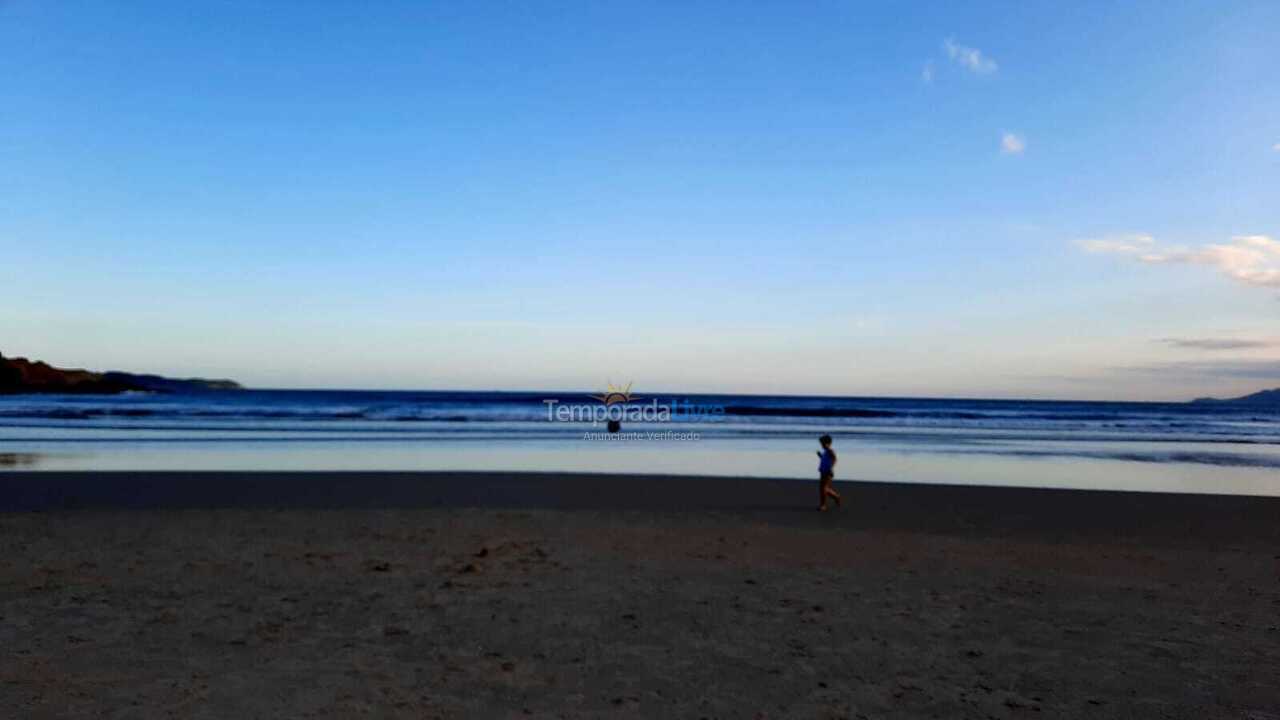 Casa para alquiler de vacaciones em Palhoça (Guarda do Embaú)