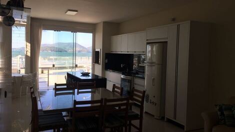 SEA FRONT SEASONAL APARTMENT, PEREQUE - PORTO BELO SC