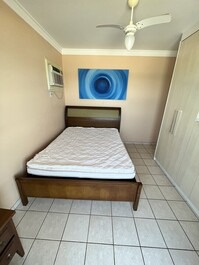 Facing the beach, apartment 3 bedrooms, suite and balcony with full view!