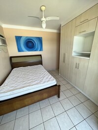 Facing the beach, apartment 3 bedrooms, suite and balcony with full view!