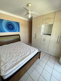 Facing the beach, apartment 3 bedrooms, suite and balcony with full view!